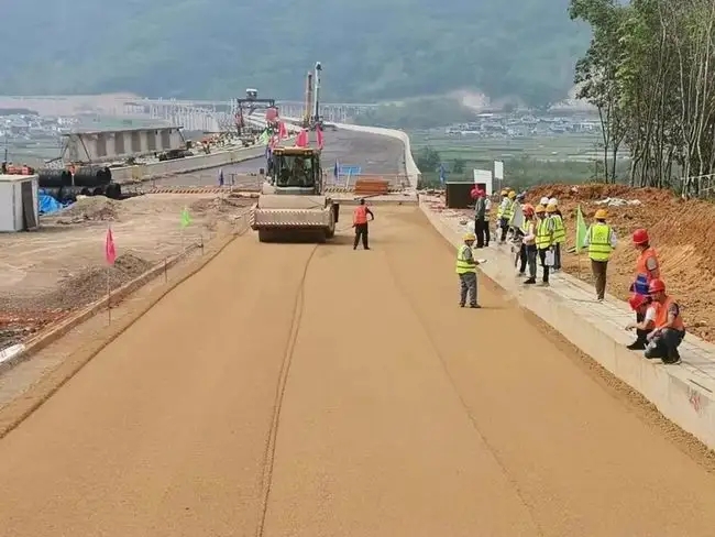 纳溪路基工程